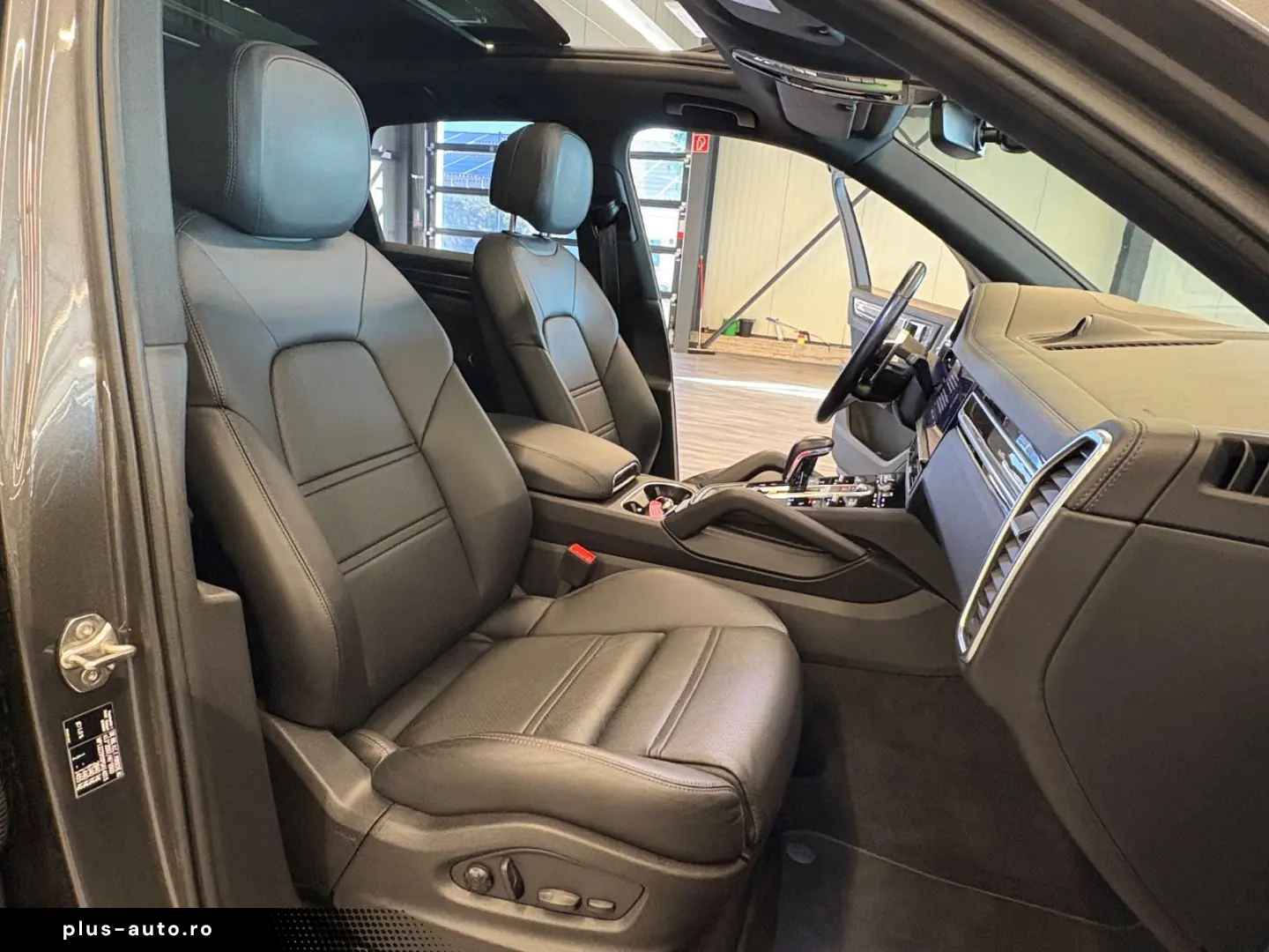 PORSCHE Cayenne S Luftfahr Pano Matr AHK HUD Bose Chrono