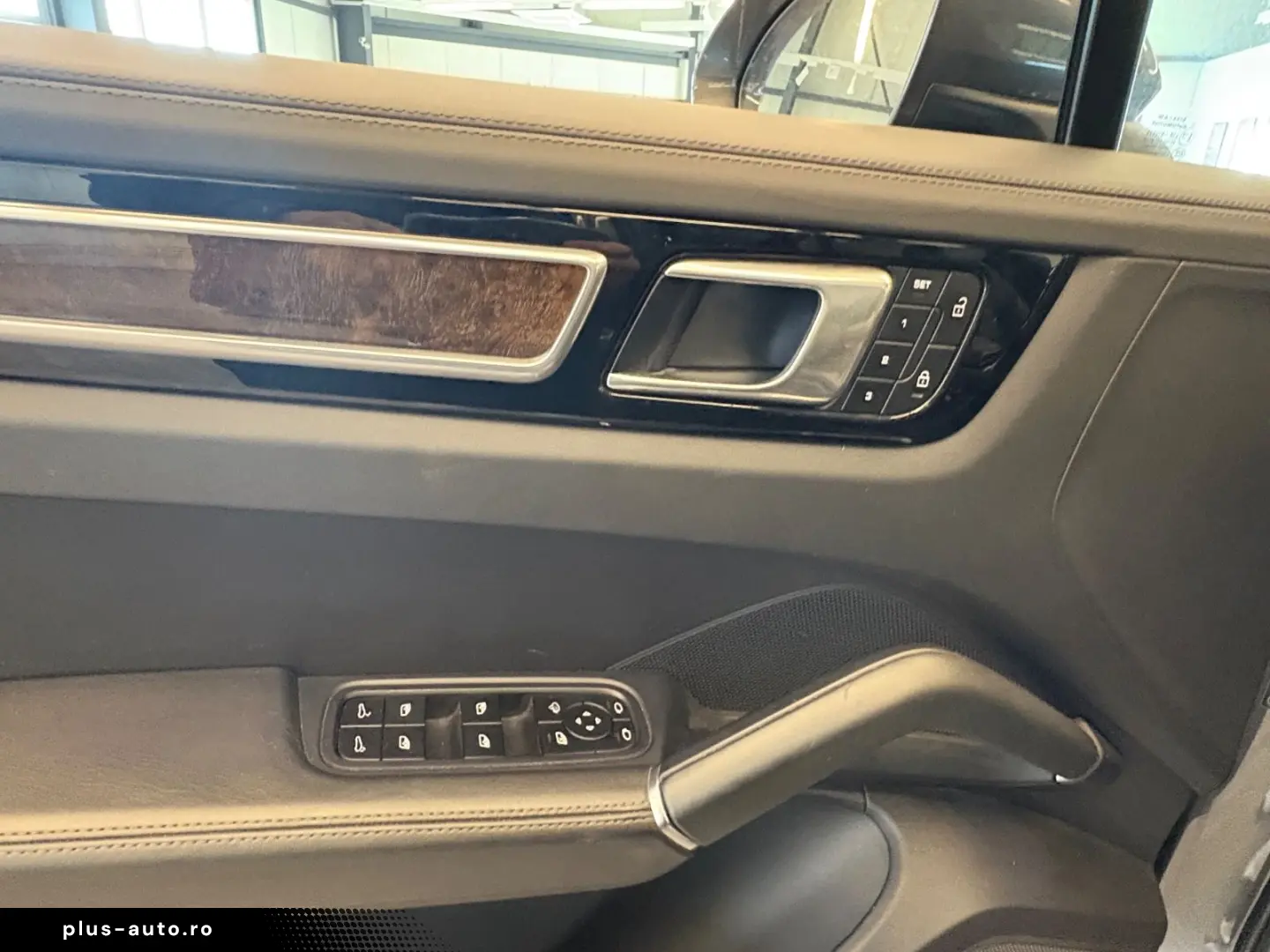 PORSCHE Cayenne S Luftfahr Pano Matr AHK HUD Bose Chrono