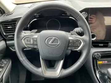 LEXUS NX 350h Executive Line ACC LED 2xKlima LM