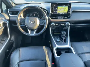 TOYOTA RAV4 2.5 Plug-In Hybrid 4x4 Vollausstattung