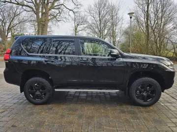 TOYOTA Land Cruiser Executive 2.8 D-4D