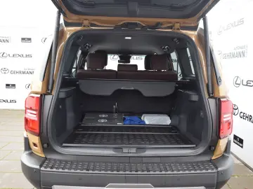 TOYOTA Land Cruiser 2 8 D-4D 150kW AWD First Edition