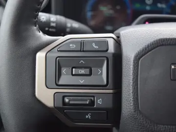 TOYOTA Land Cruiser 2 8 D-4D 150kW AWD First Edition