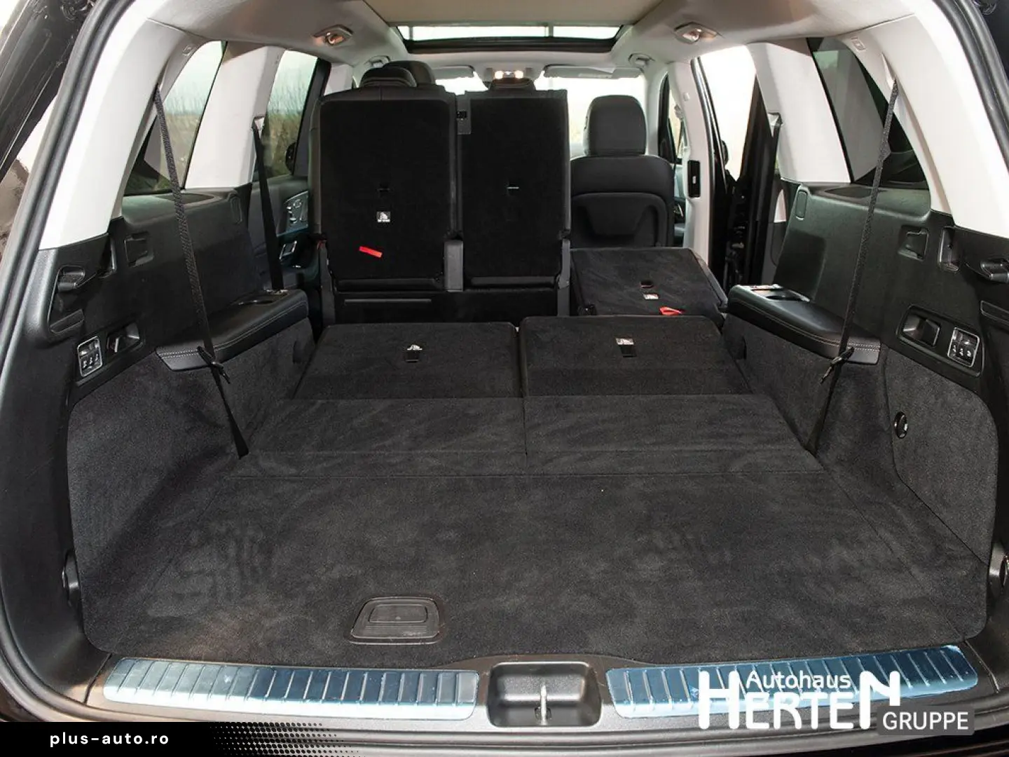 MERCEDES-BENZ GLS 350 d 4M AMG NIGHT PANO AHK BURMESTER LED