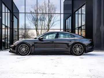 PORSCHE Taycan Taycan - Pano - Bose - CC - Adaptieve luf