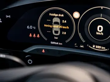 PORSCHE Taycan Taycan - Pano - Bose - CC - Adaptieve luf