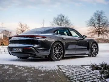 PORSCHE Taycan Taycan - Pano - Bose - CC - Adaptieve luf
