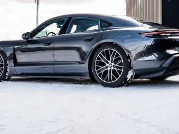 PORSCHE Taycan Taycan - Pano - Bose - CC - Adaptieve luf