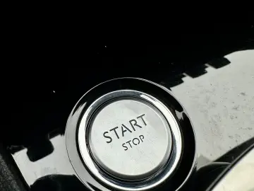 Peugeot 3008  conversie lanț  încălzire scaune garantie rate