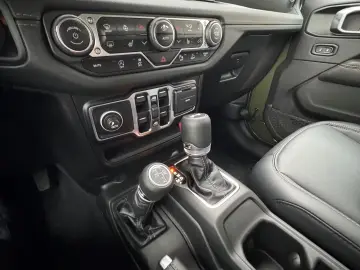 Jeep Wrangler Sahara nelimitat 2.0 T-GDI Allrad Hardt