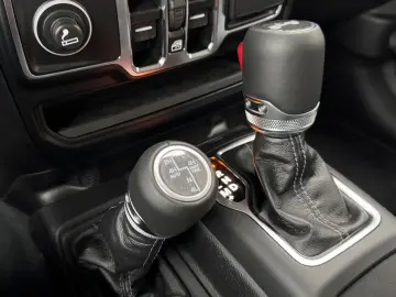 Jeep Wrangler Sahara nelimitat 2.0 T-GDI Allrad Hardt