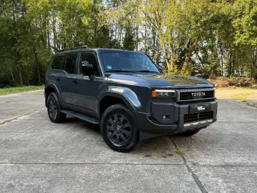 TOYOTA Land Cruiser 2.8 Executive AHK Service NEU!