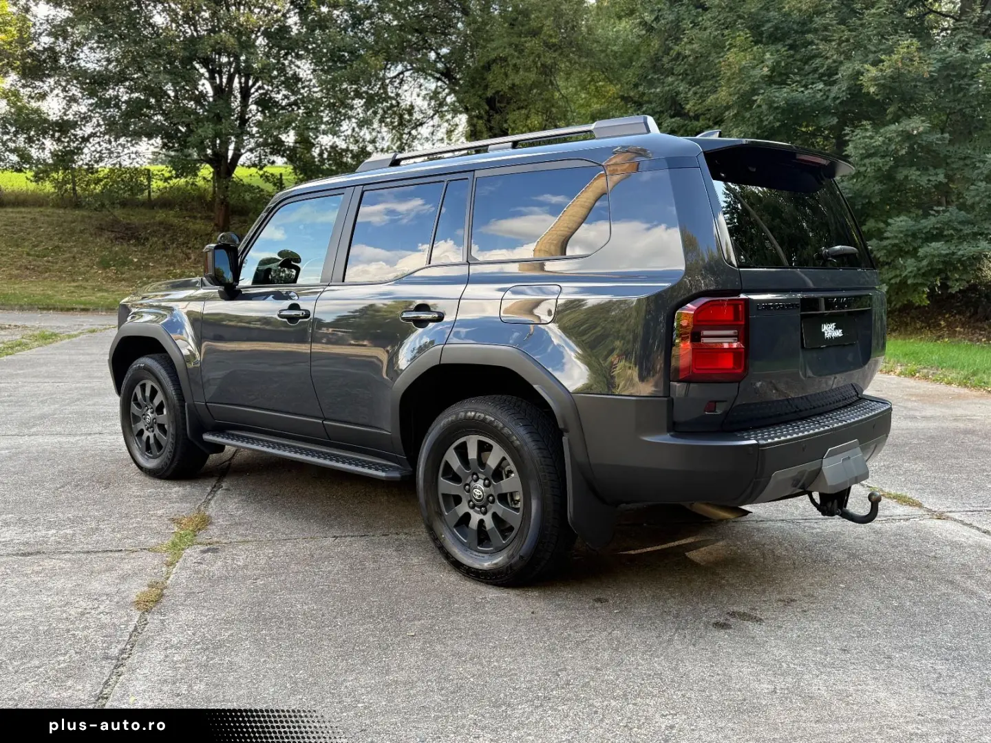 TOYOTA Land Cruiser 2.8 Executive AHK Service NEU!