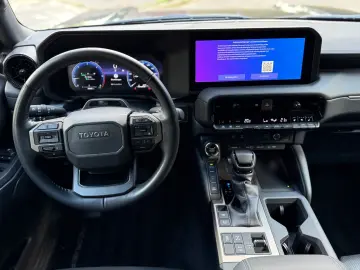 TOYOTA Land Cruiser 2.8 Executive AHK Service NEU!