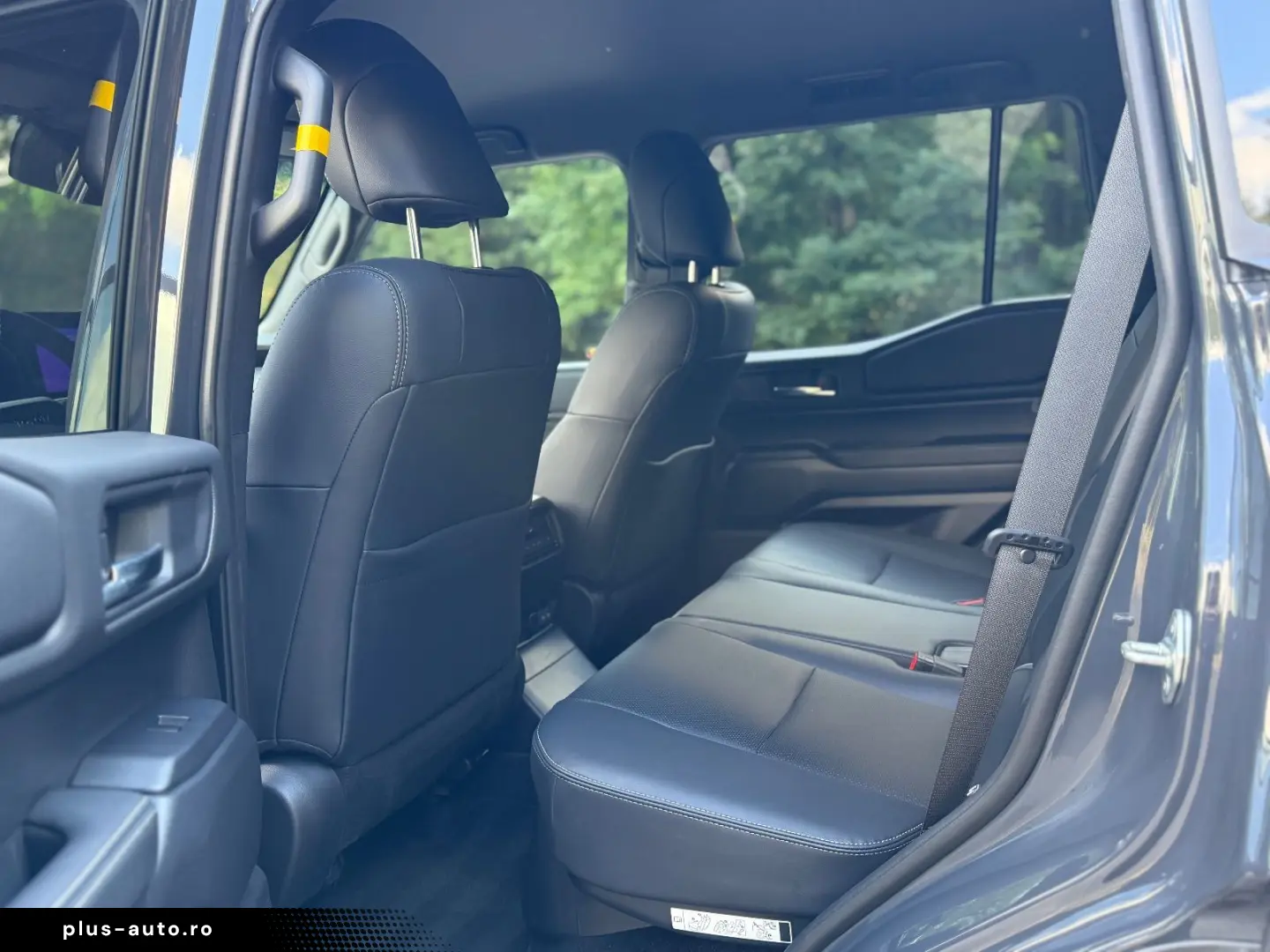 TOYOTA Land Cruiser 2.8 Executive AHK Service NEU!