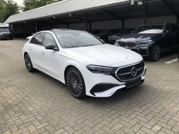 MERCEDES-BENZ E 200  AMG Sport Pano Super Burm Me Head