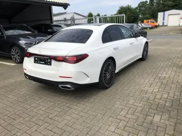 MERCEDES-BENZ E 200  AMG Sport Pano Super Burm Me Head