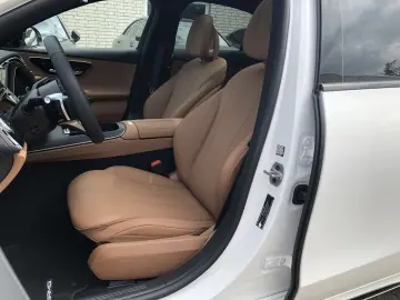 MERCEDES-BENZ E 200  AMG Sport Pano Super Burm Me Head