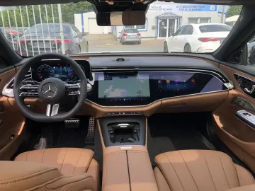 MERCEDES-BENZ E 200  AMG Sport Pano Super Burm Me Head
