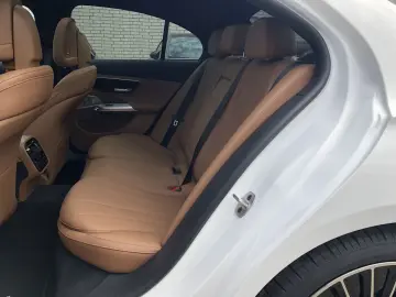 MERCEDES-BENZ E 200  AMG Sport Pano Super Burm Me Head