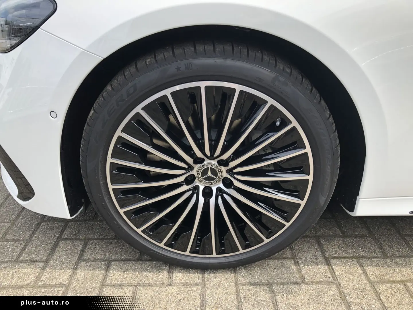 MERCEDES-BENZ E 200  AMG Sport Pano Super Burm Me Head