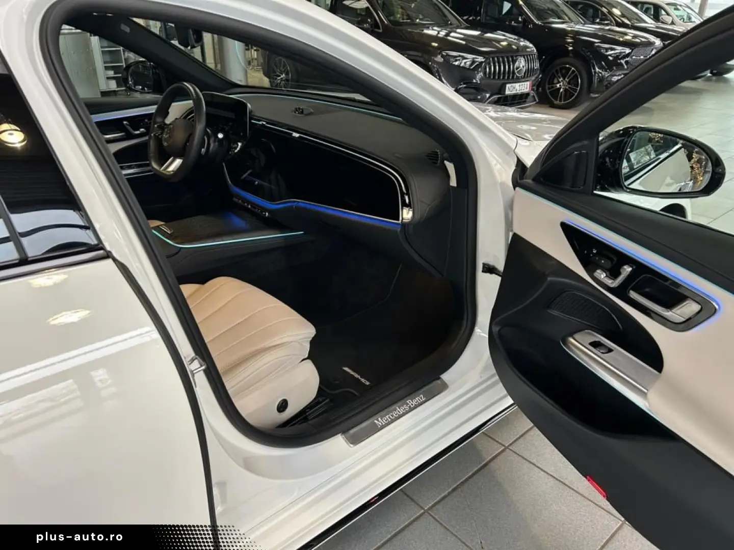 MERCEDES-BENZ E 200 Limousine AMG SUPERSCREEN DIGITAL 360