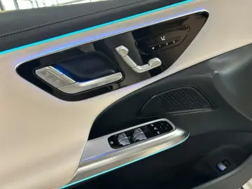 MERCEDES-BENZ E 200 Limousine AMG SUPERSCREEN DIGITAL 360