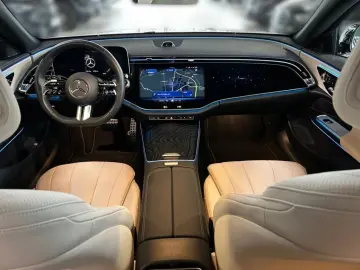 MERCEDES-BENZ E 200 Limousine AMG SUPERSCREEN DIGITAL 360