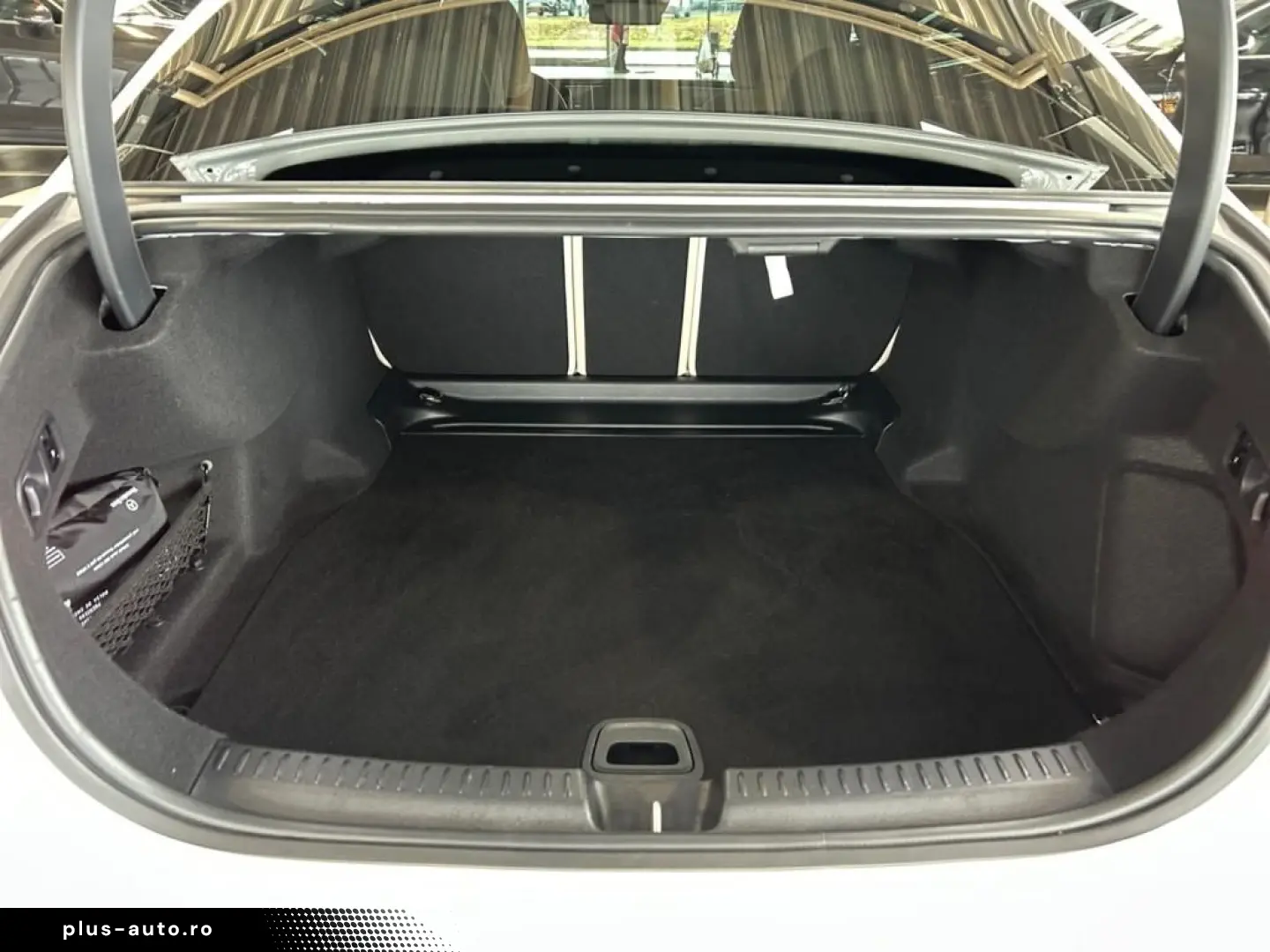 MERCEDES-BENZ E 200 Limousine AMG SUPERSCREEN DIGITAL 360