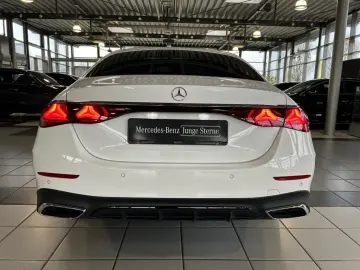 MERCEDES-BENZ E 200 Limousine AMG SUPERSCREEN DIGITAL 360