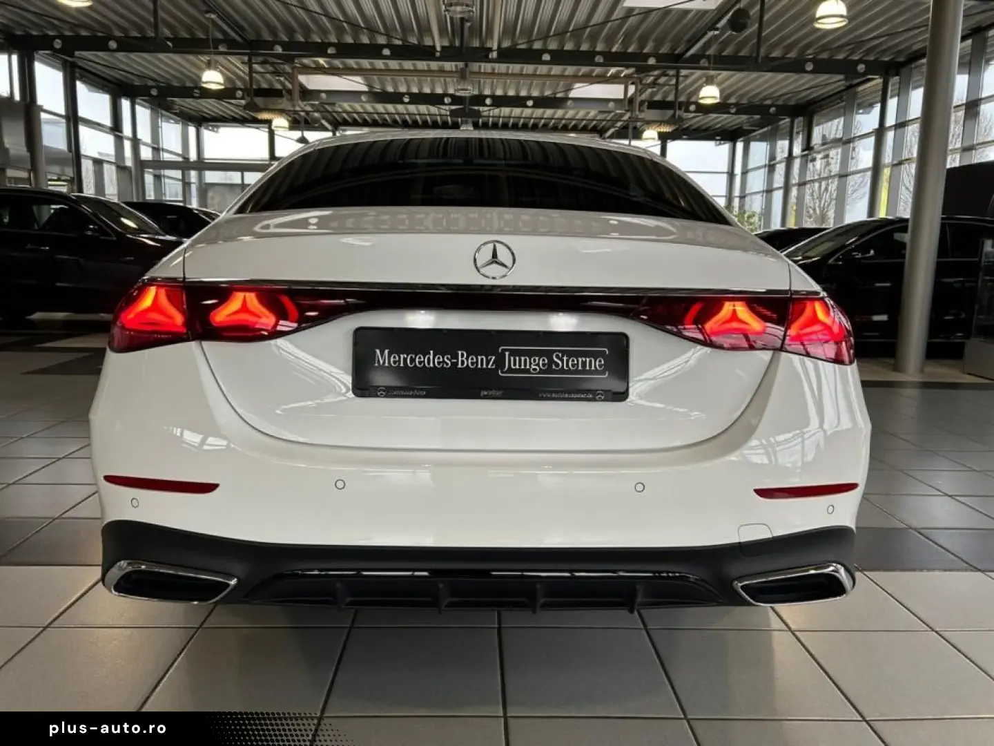 MERCEDES-BENZ E 200 Limousine AMG SUPERSCREEN DIGITAL 360