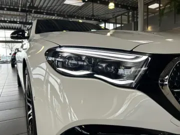 MERCEDES-BENZ E 200 Limousine AMG SUPERSCREEN DIGITAL 360