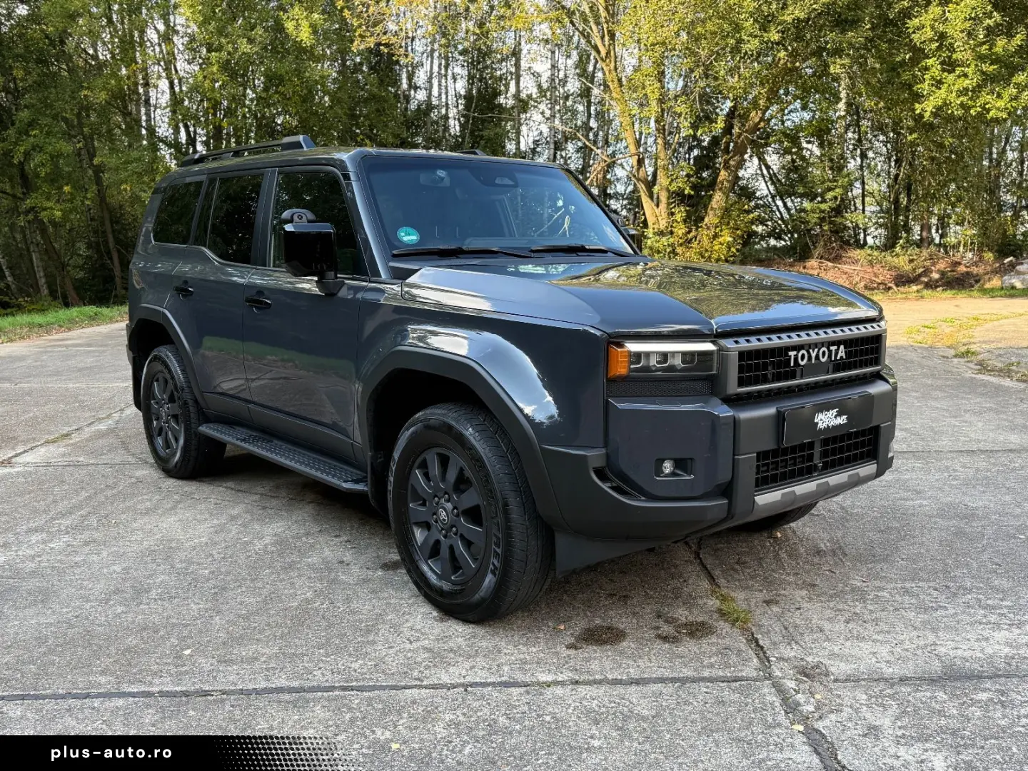 TOYOTA Land Cruiser 2.8 Executive AHK Service NEU!