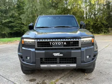 TOYOTA Land Cruiser 2.8 Executive AHK Service NEU!