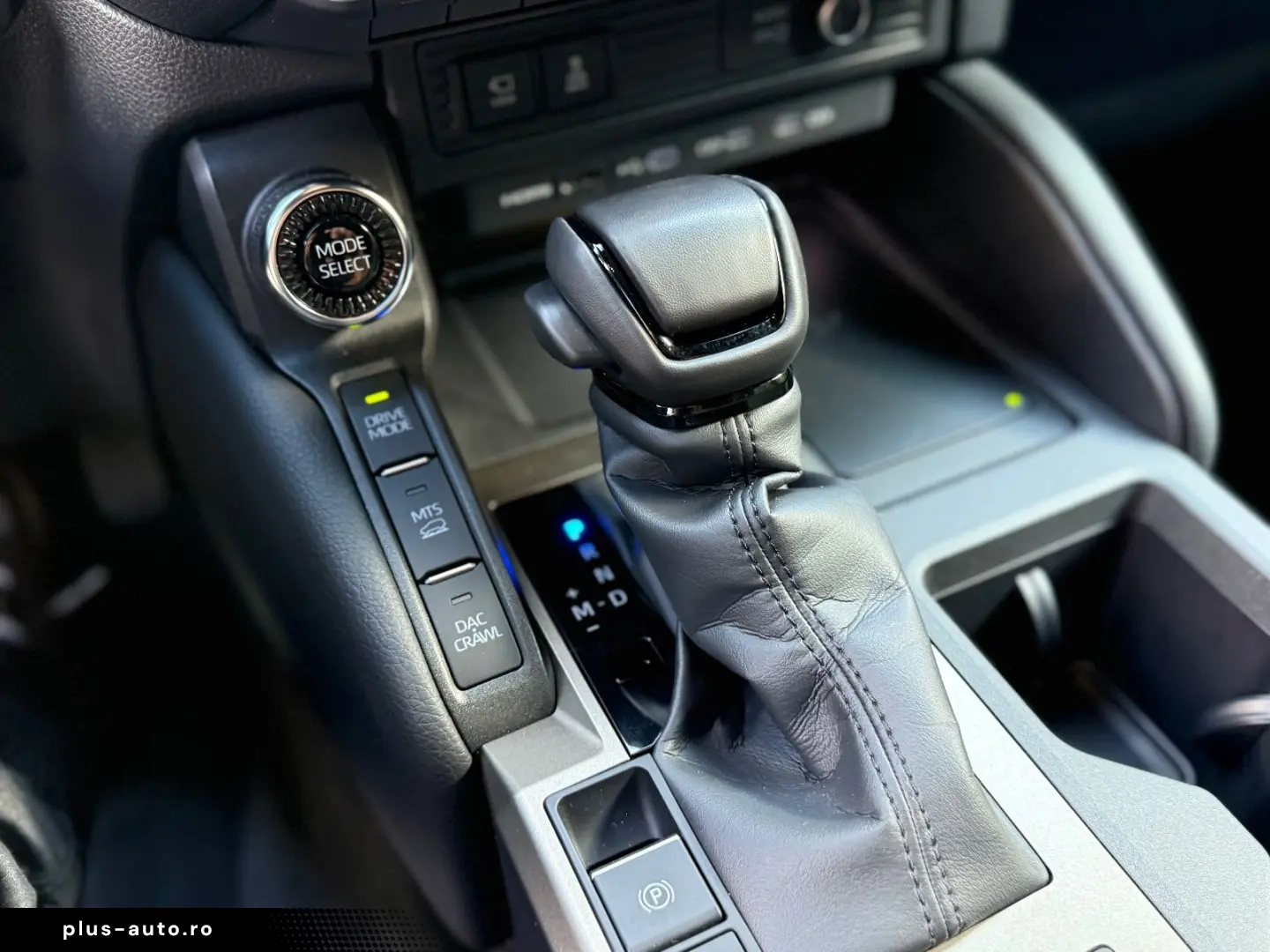 TOYOTA Land Cruiser 2.8 Executive AHK Service NEU!