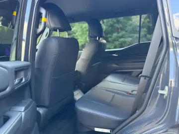 TOYOTA Land Cruiser 2.8 Executive AHK Service NEU!