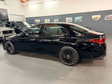 MERCEDES-BENZ E 220 d AMG SUPERSCREEN PANO DISTR BUR&hellip;