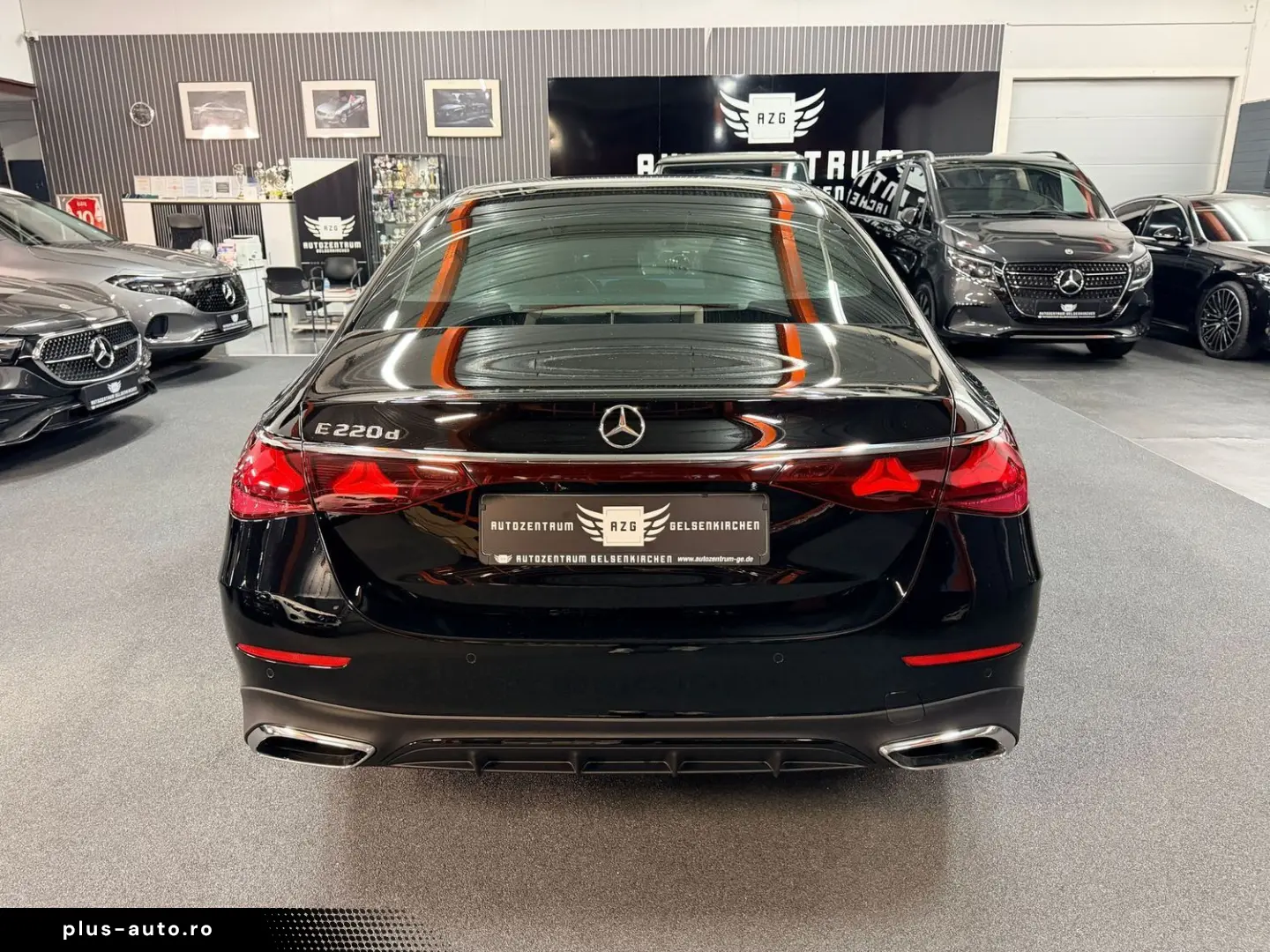 MERCEDES-BENZ E 220 d AMG SUPERSCREEN PANO DISTR BUR&hellip;