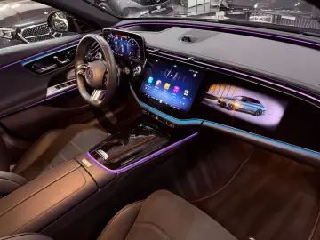 MERCEDES-BENZ E 220 d AMG SUPERSCREEN PANO DISTR BUR&hellip;