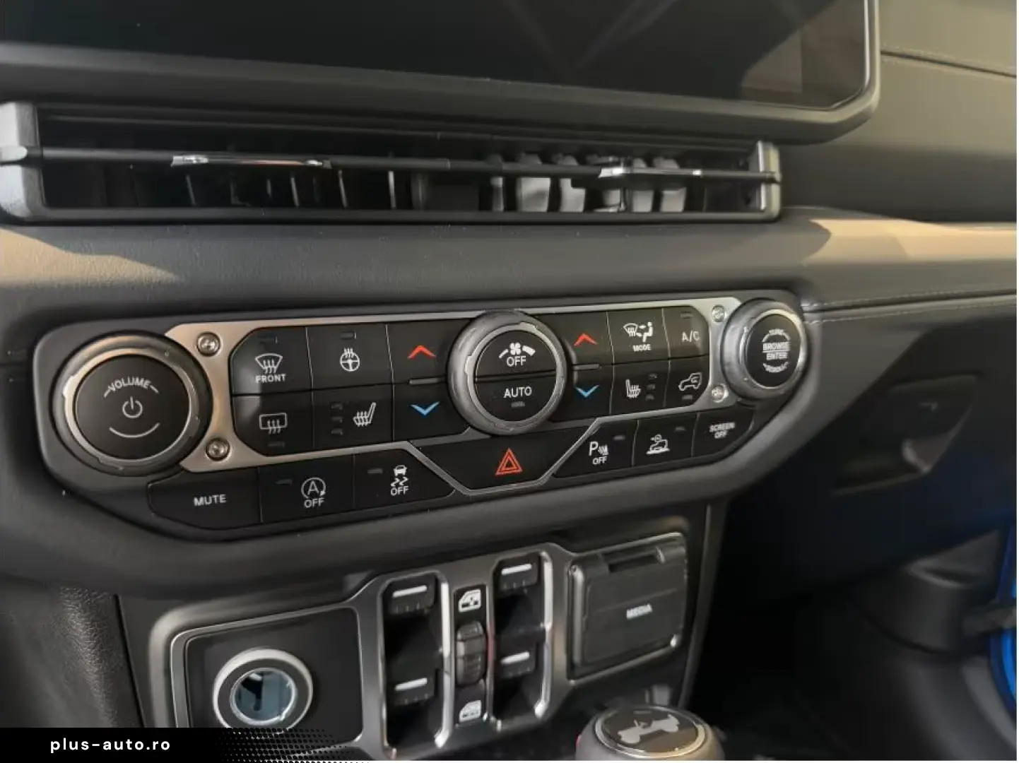 Jeep Wrangler Unlimited 2.0 Sahara SKY-ONE