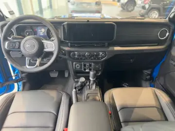 Jeep Wrangler Unlimited 2.0 Sahara SKY-ONE