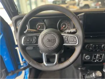 Jeep Wrangler Unlimited 2.0 Sahara SKY-ONE