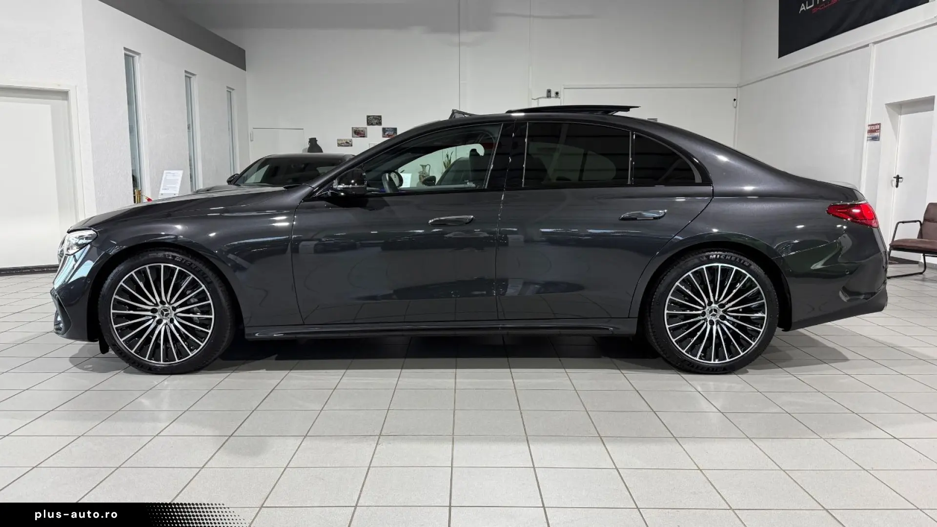 MERCEDES-BENZ E 220 d AMG Premium SUPERSCREEN PANO FULL