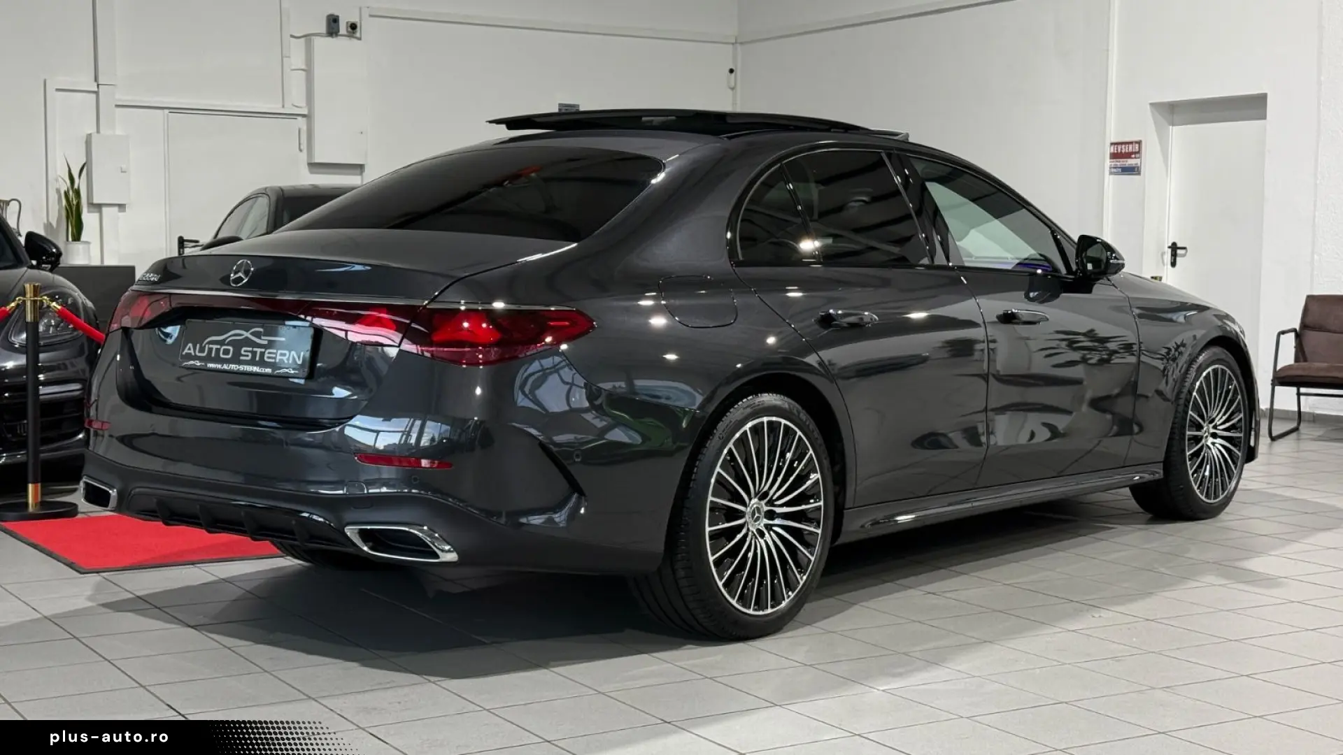 MERCEDES-BENZ E 220 d AMG Premium SUPERSCREEN PANO FULL