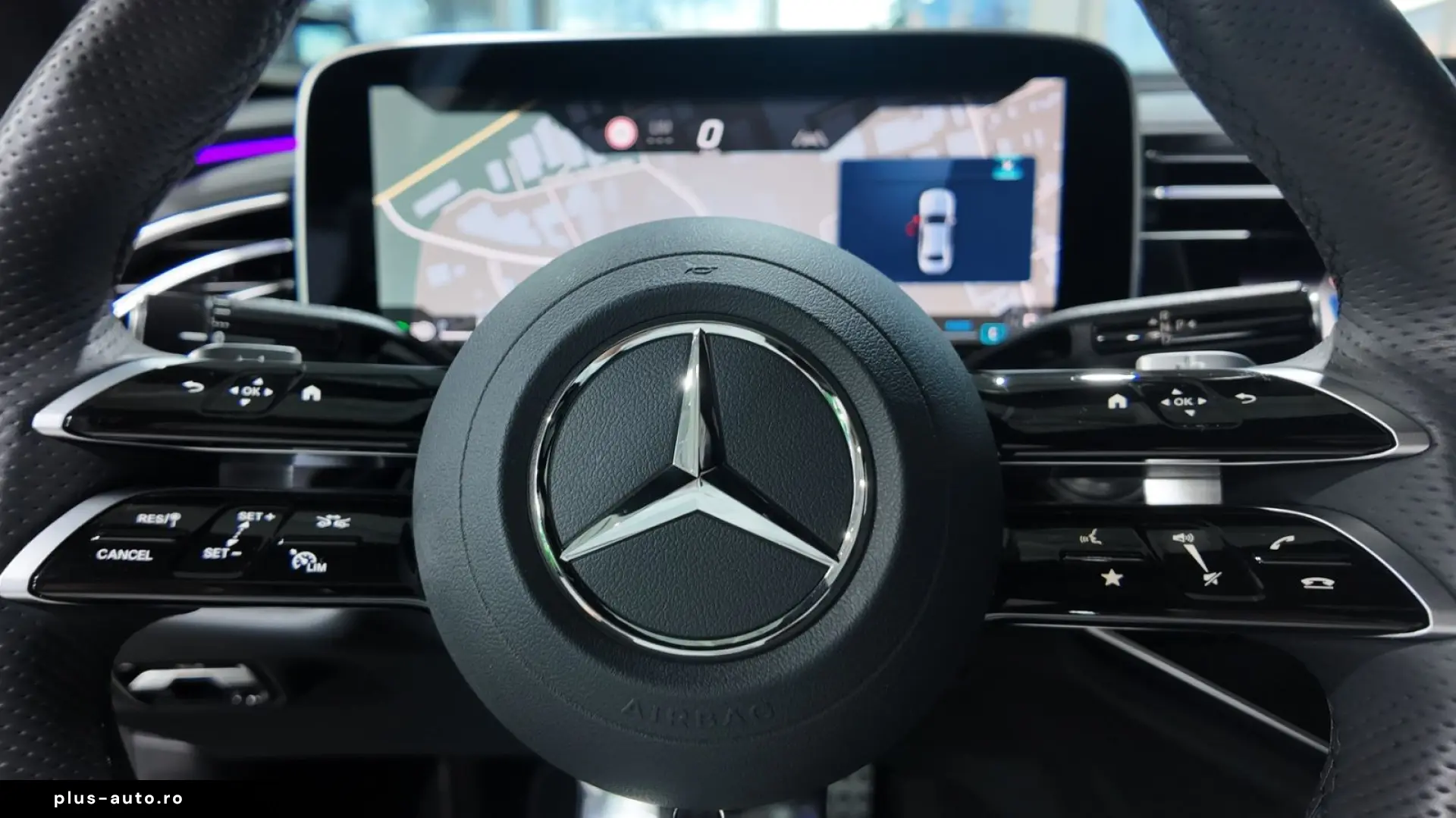 MERCEDES-BENZ E 220 d AMG Premium SUPERSCREEN PANO FULL