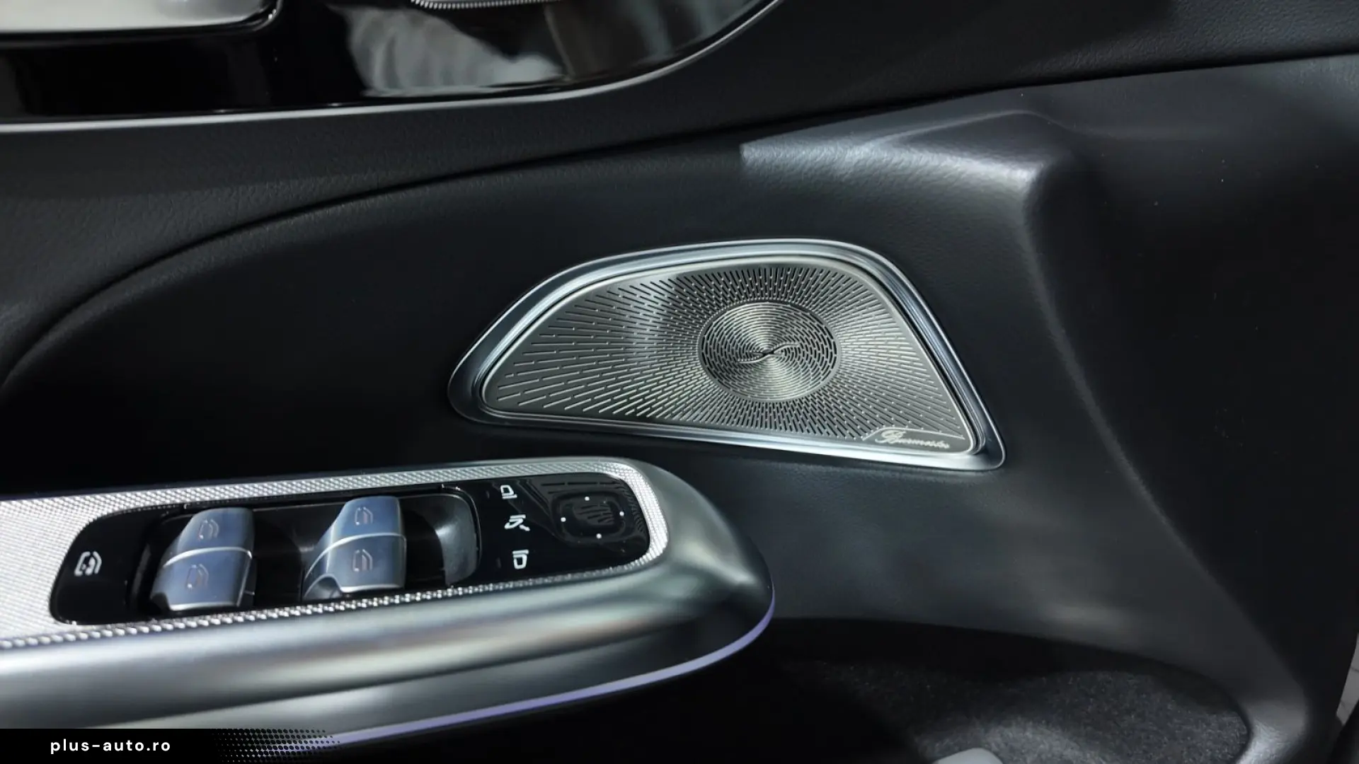 MERCEDES-BENZ E 220 d AMG Premium SUPERSCREEN PANO FULL