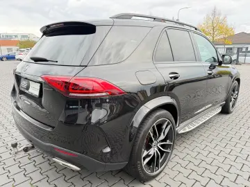 MERCEDES-BENZ GLE580