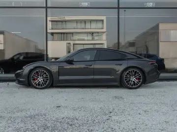 PORSCHE Taycan 4S Chrono BOSE 18 Way Sportseats Inoodriv