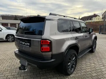 TOYOTA Land Cruiser 2.8 D-4D4WD TEC  Edit.Pan.Dach.360K