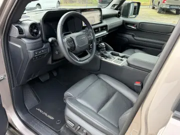 TOYOTA Land Cruiser 2.8 D-4D4WD TEC  Edit.Pan.Dach.360K